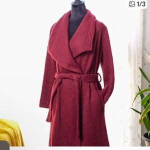 WANT TO WALK IN STYLE INTO A PARTY - GET THIS BB DAKOTA  Trench Coat size M